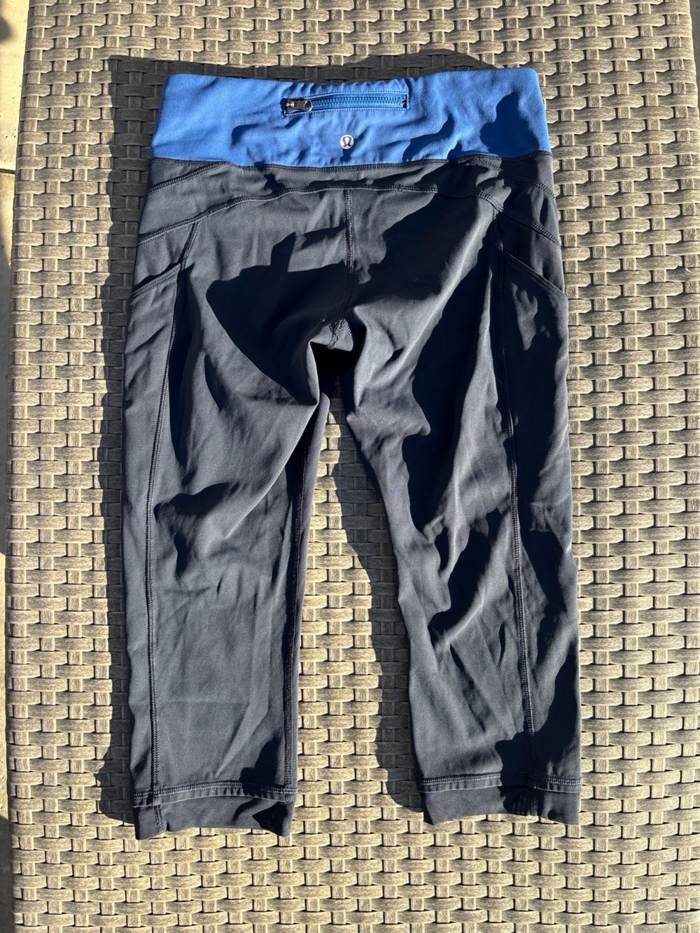 Lululemon Navy Blue Capri Leggings with Blue Waistband